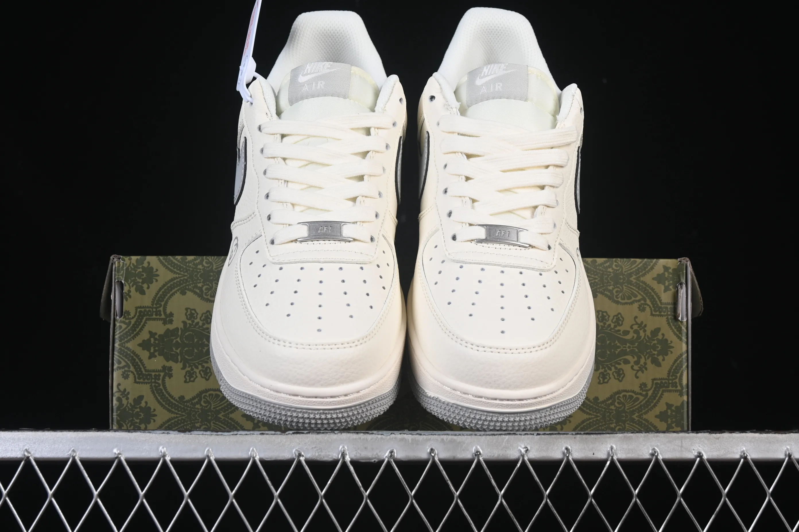 All categories Nk Air Force 1 Air Force series Nk Air Force 1 Low Air Force low top Nike Air Force 1'07 Low Gucci co-branded grimace beige Air Force 1 low top casual sneakers QW5836-024